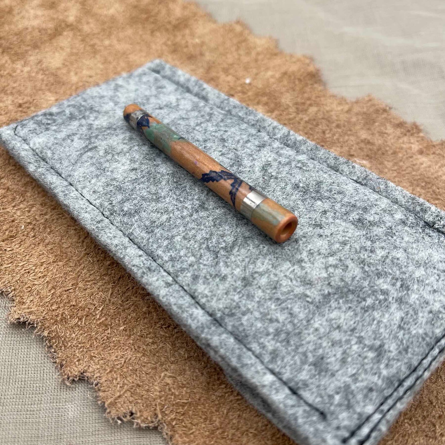NEW - Clay Filter Tip with Leaf Motif (tube)