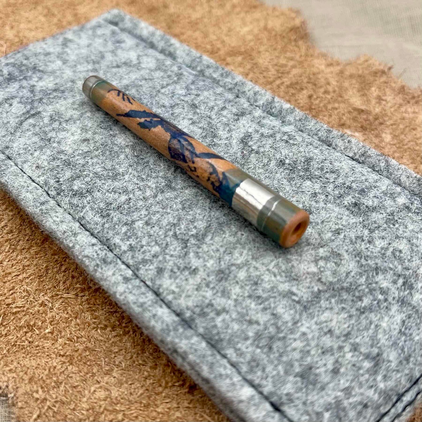 NEW - Clay Filter Tip with Leaf and Platinum Luster